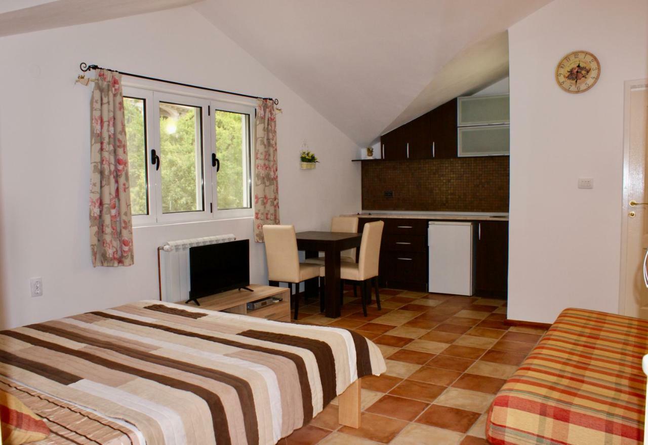 Studio Apartments Morinj Dış mekan fotoğraf